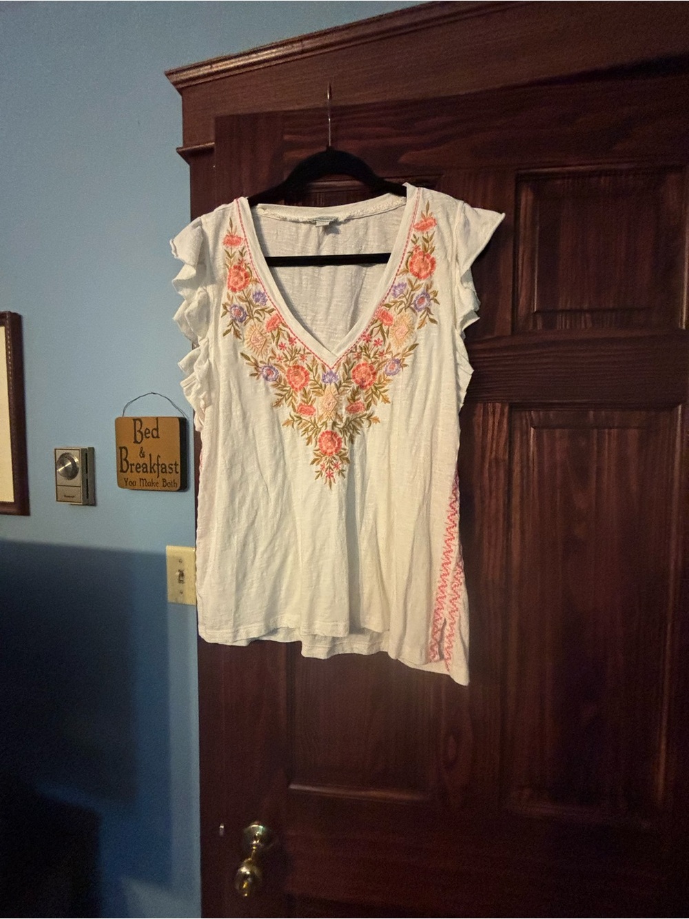 Sundance White V-Neck Embroidered Flutter Sleeve Top